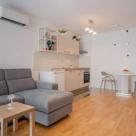 Luxury Solinka With Private Parking Solin