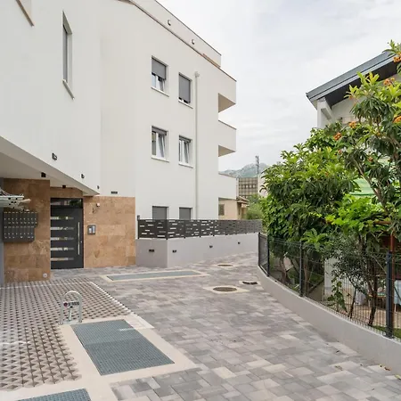 Luxury Solinka With Private Parking شقة *